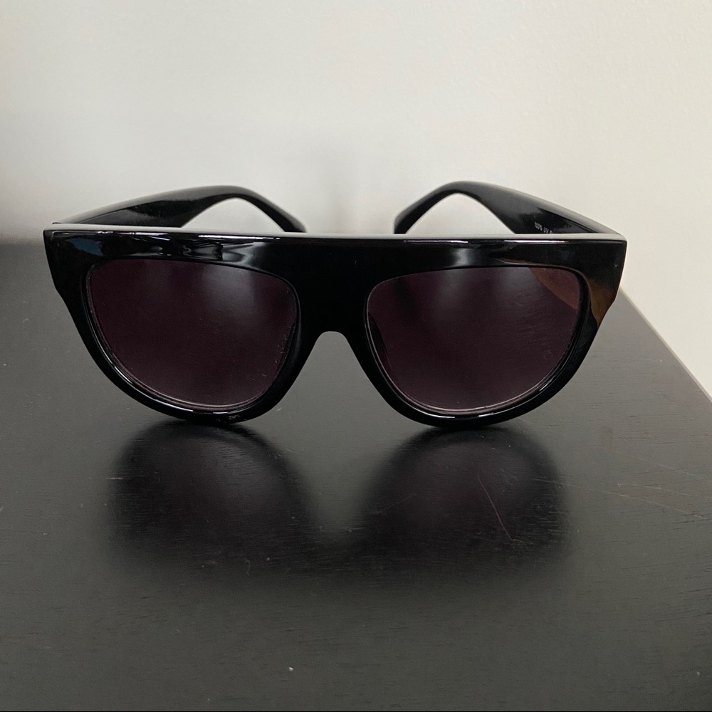 Black straight top sunglasses